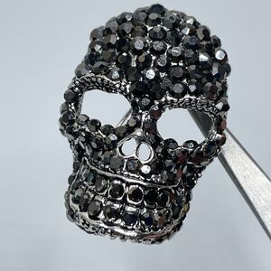 Gothic Stunning Gunmetal Tone Gray Rhinestone Skull Brooch Pin Statement 1.5”